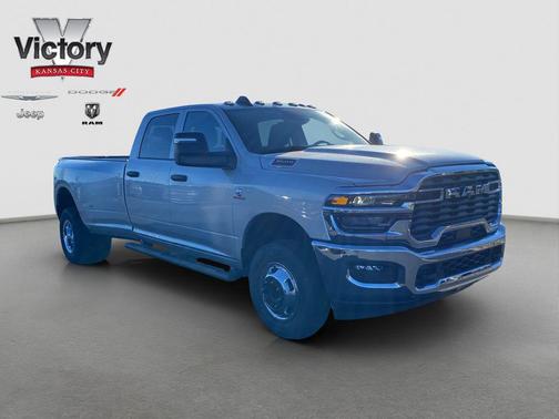 2026 RAM 3500 Tradesman Crew Cab 4x4 8' Box
