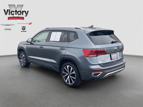 2024 Volkswagen Taos 1.5T SE