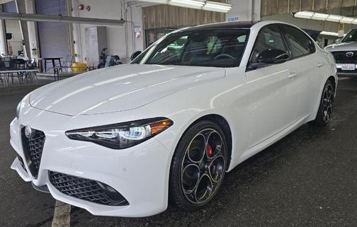 Milano White 2024 Alfa Romeo Giulia Veloce RWD