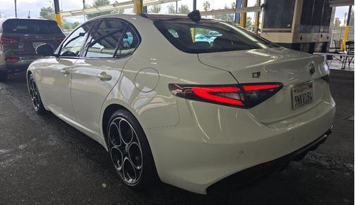 Milano White 2024 Alfa Romeo Giulia Veloce RWD