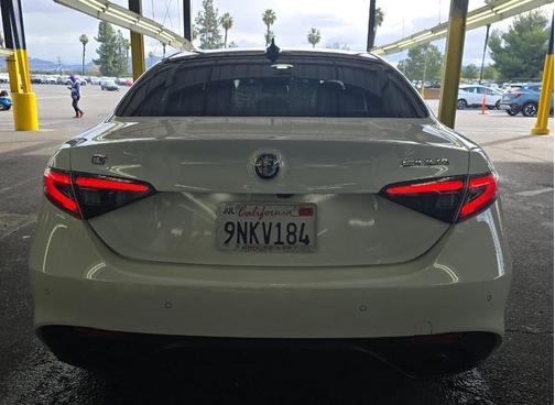 Milano White 2024 Alfa Romeo Giulia Veloce RWD