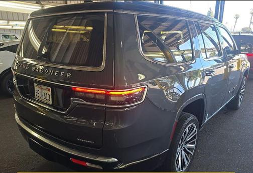 Baltic Gray Metallic Clearcoat 2022 Jeep Grand Wagoneer Series III 4x4