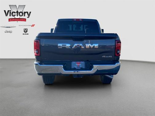 2026 RAM 2500 Tradesman Crew Cab 4x4 6'4' Box