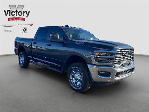 2026 RAM 2500 Tradesman Crew Cab 4x4 6'4' Box