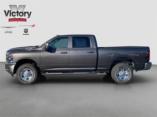 2026 RAM 2500 Tradesman Crew Cab 4x4 6'4' Box