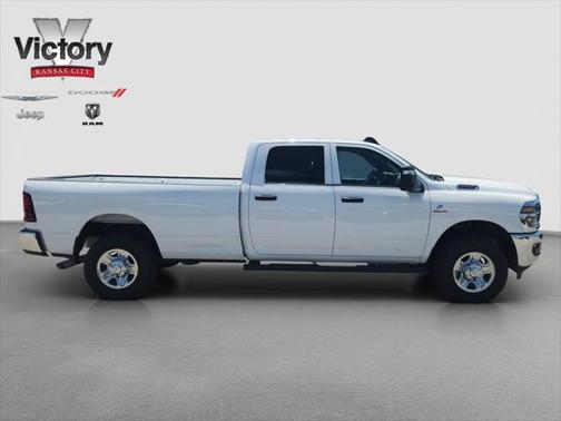 2025 RAM 2500 Tradesman Crew Cab 4x4 8' Box