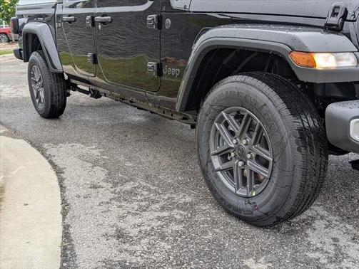 2025 Jeep Gladiator Sport S