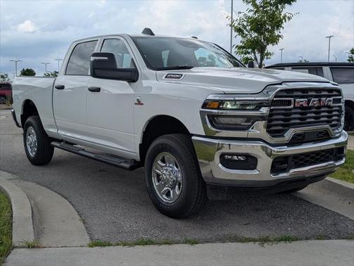 2025 RAM 2500 Tradesman Crew Cab 4x4 6'4' Box