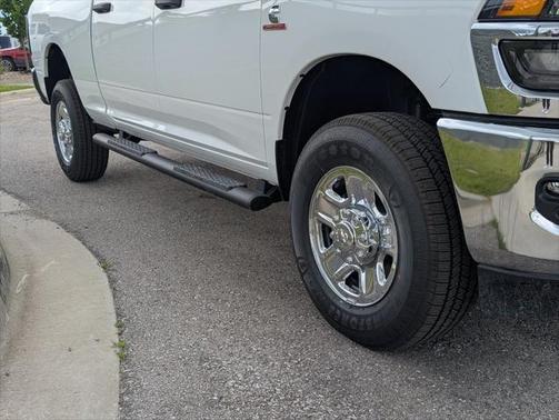 2025 RAM 2500 Tradesman Crew Cab 4x4 6'4' Box