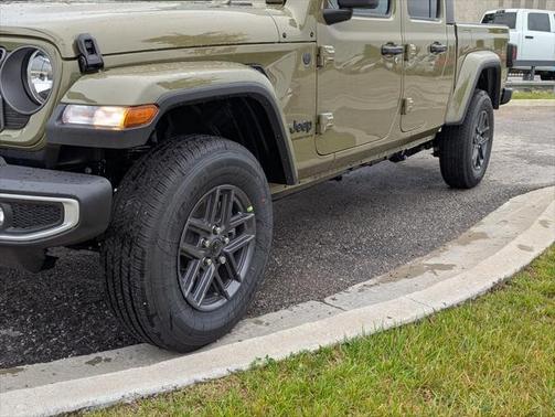 2025 Jeep Gladiator Sport S