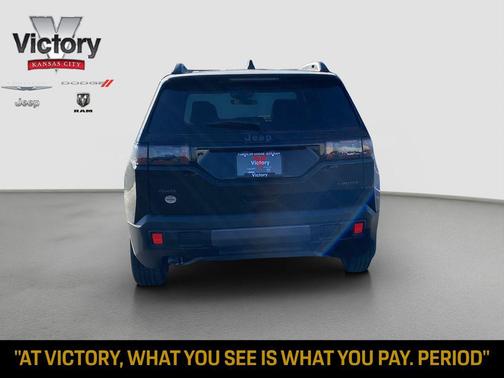 Diamond Black Crystal Pearlcoat 2026 Jeep Cherokee Limited