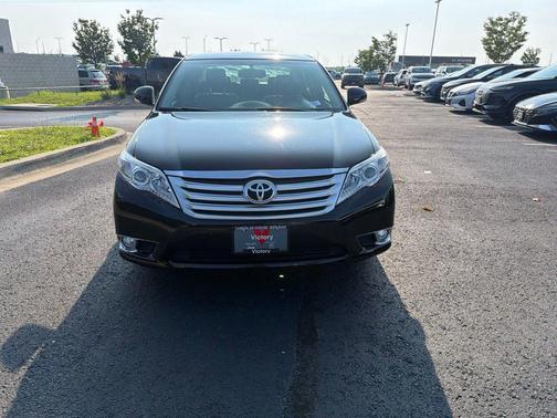 Black 2012 Toyota Avalon Base