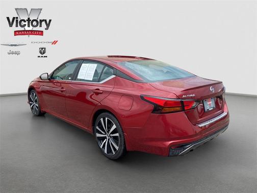 2021 Nissan Altima SR FWD