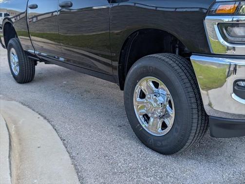 2025 RAM 2500 Tradesman Crew Cab 4x4 6'4' Box