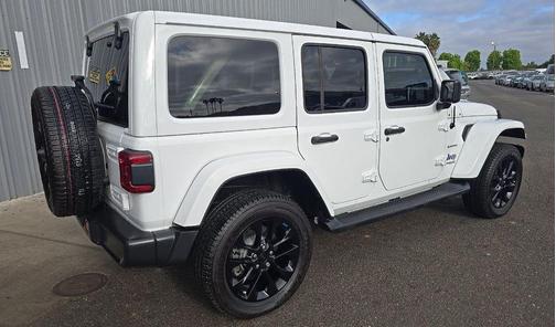 Bright White Clearcoat 2022 Jeep Wrangler Unlimited 4xe Sahara