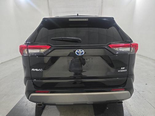 2022 Toyota RAV4 Hybrid SE