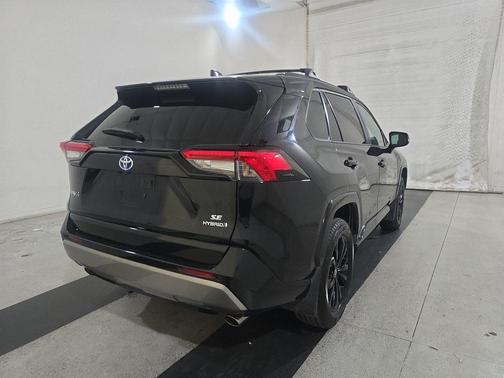 2022 Toyota RAV4 Hybrid SE