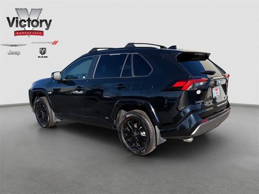 2022 Toyota RAV4 Hybrid SE