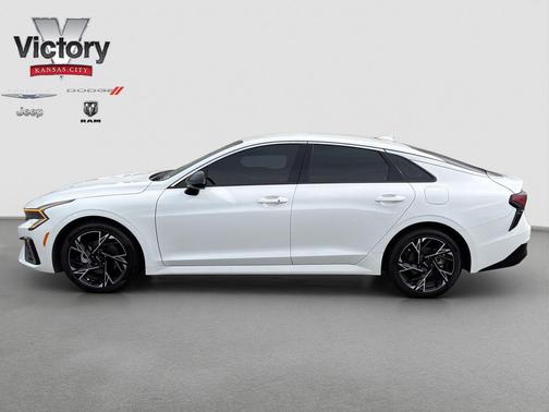 Snow White Pearl 2025 Kia K5 GT-Line