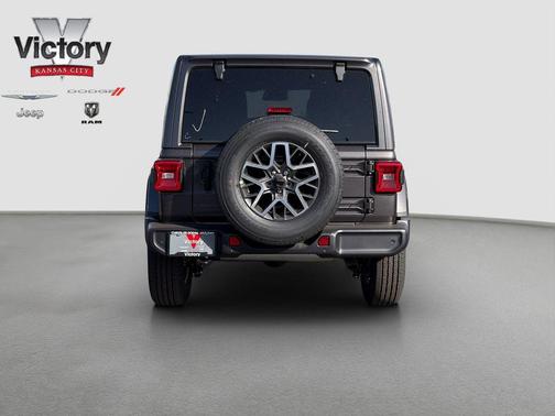 2026 Jeep Wrangler 4-Door Sahara 4x4