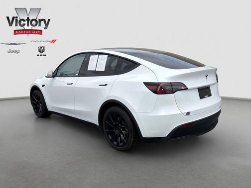 2024 Tesla Model Y Long Range Single Motor Rear-Wheel Drive