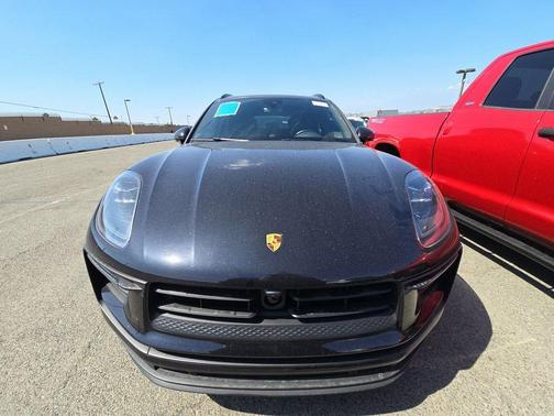 2023 Porsche Macan Base