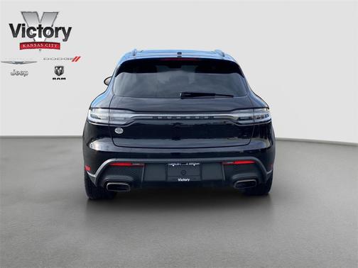 2023 Porsche Macan Base