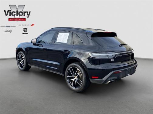 2023 Porsche Macan Base