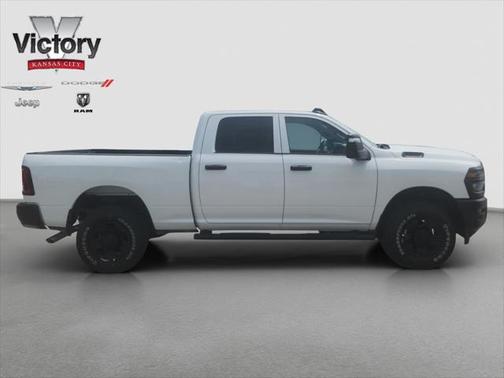 2025 RAM 3500 Tradesman Crew Cab 4x4 6'4' Box