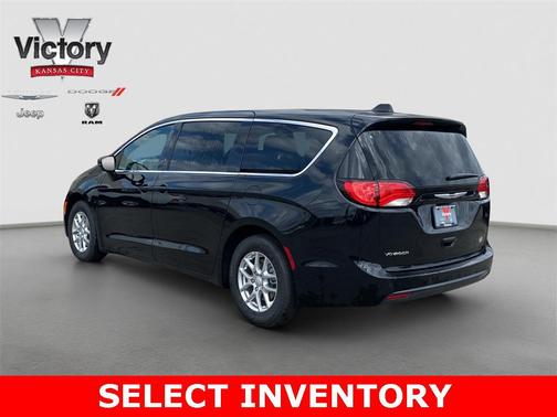 2026 Chrysler Voyager LX