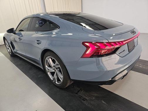 2023 Audi e-tron GT Premium Plus quattro