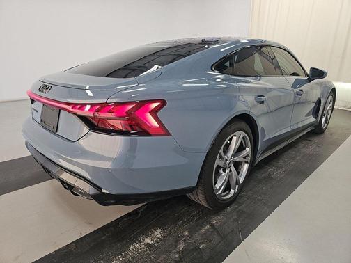 2023 Audi e-tron GT Premium Plus quattro