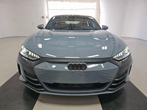 2023 Audi e-tron GT Premium Plus quattro