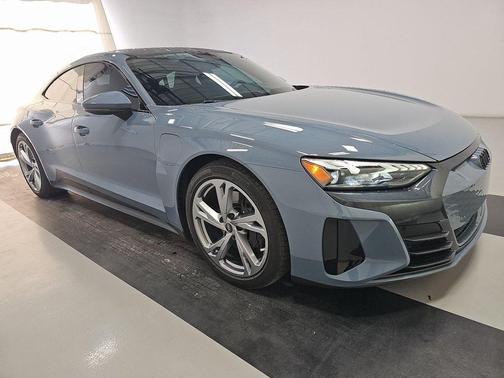 2023 Audi e-tron GT Premium Plus quattro