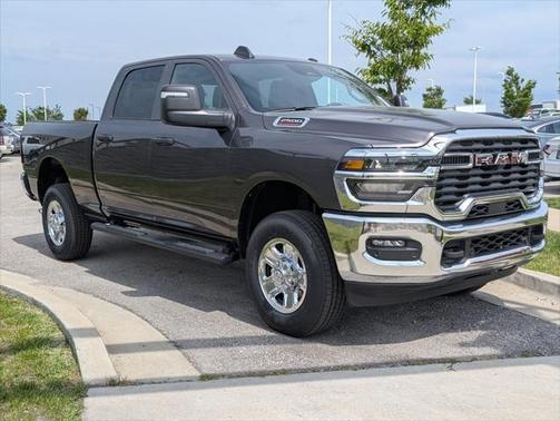 2025 RAM 2500 Tradesman Crew Cab 4x4 6'4' Box