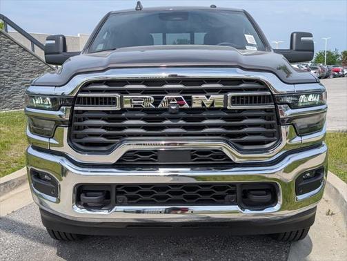 2025 RAM 2500 Tradesman Crew Cab 4x4 6'4' Box