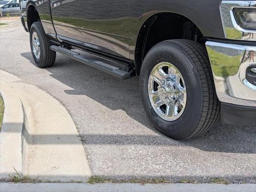 2025 RAM 2500 Tradesman Crew Cab 4x4 6'4' Box