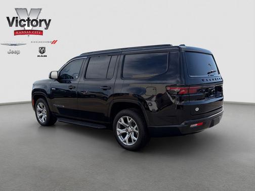 Diamond Black Crystal Pearlcoat 2022 Jeep Wagoneer Series II 4x4