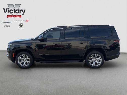 Diamond Black Crystal Pearlcoat 2022 Jeep Wagoneer Series II 4x4