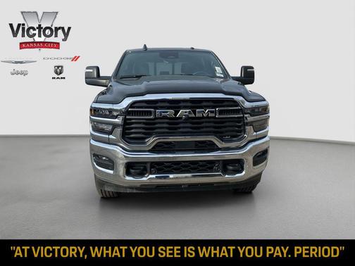 Diamond Black Crystal Pearlcoat 2025 RAM 2500 Tradesman Crew Cab 4x4 6'4' Box