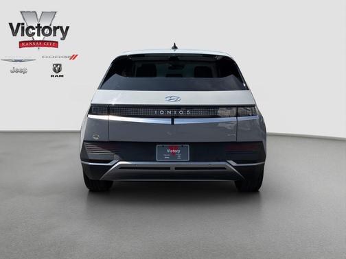 Atlas White 2022 Hyundai IONIQ 5 Limited