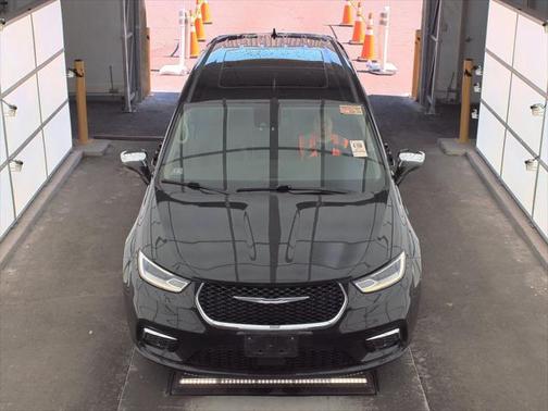 2023 Chrysler Pacifica Hybrid Limited
