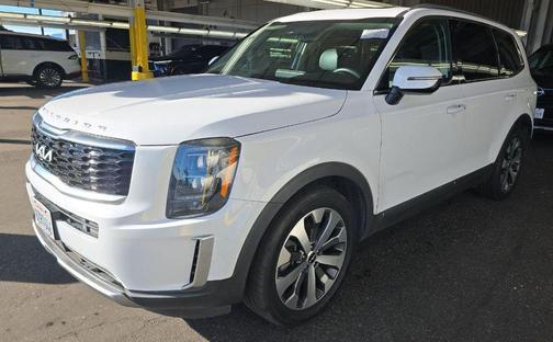 Glacial White Pearl 2022 Kia Telluride EX