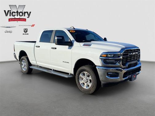 2025 RAM 2500 Big Horn Crew Cab 4x4 6'4' Box