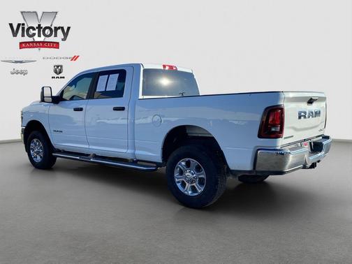 2025 RAM 2500 Big Horn Crew Cab 4x4 6'4' Box