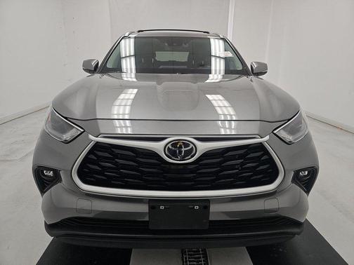 2025 Toyota Highlander XLE