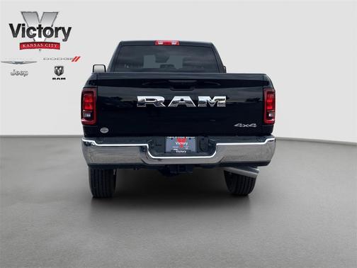 2025 RAM 2500 Tradesman Crew Cab 4x4 6'4' Box