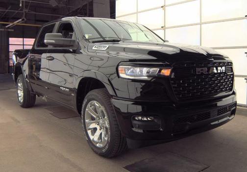 Diamond Black Crystal Pearlcoat 2025 RAM 1500 Big Horn/Lone Star