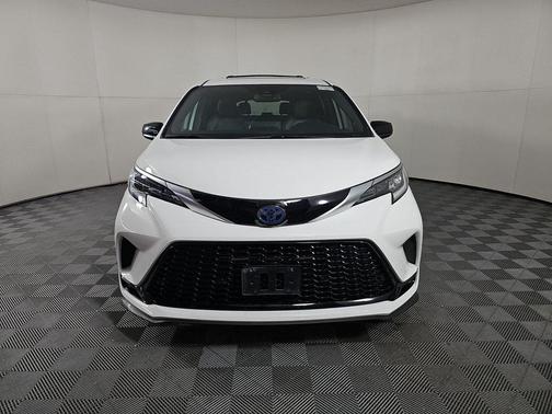 2023 Toyota Sienna XSE 7 Passenger