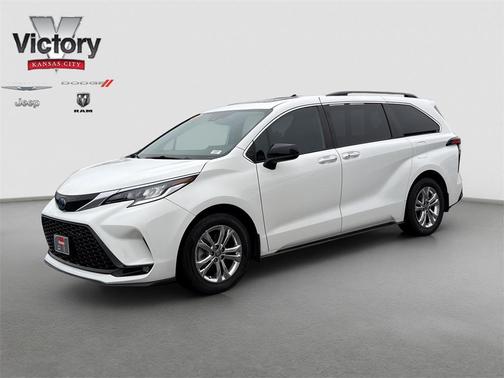 2023 Toyota Sienna XSE 7 Passenger